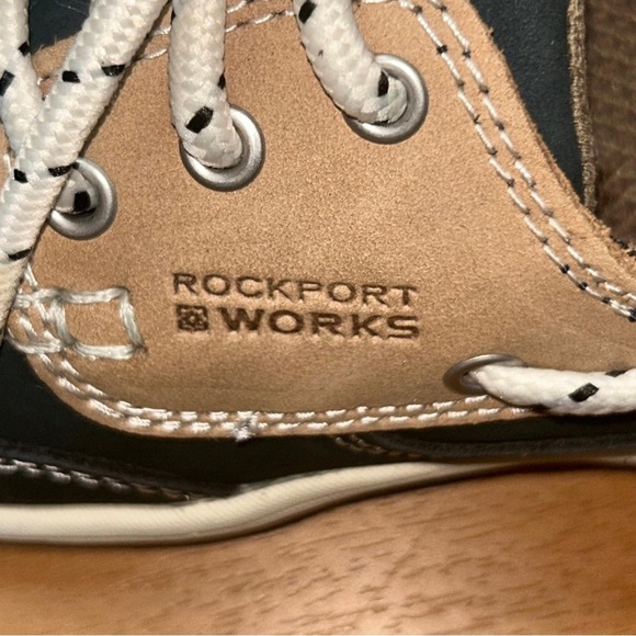 Rockport Women’s Blue and Tan Moccasins with Classic Design - Picture 10 of 10